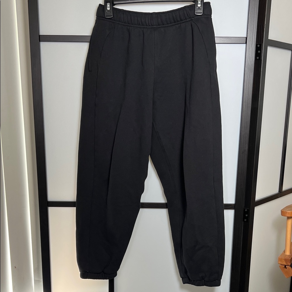 Lululemon Scuba Mid-Rise Oversized Jogger *Short